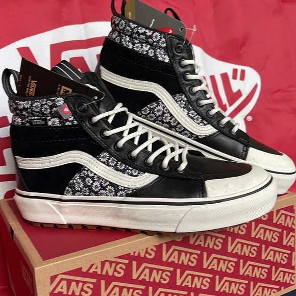 Vans WMNS Sk8-Hi Mte-2
Black Floral
VNOA5HZZF2B
boots sneakers - Picture 6 of 16